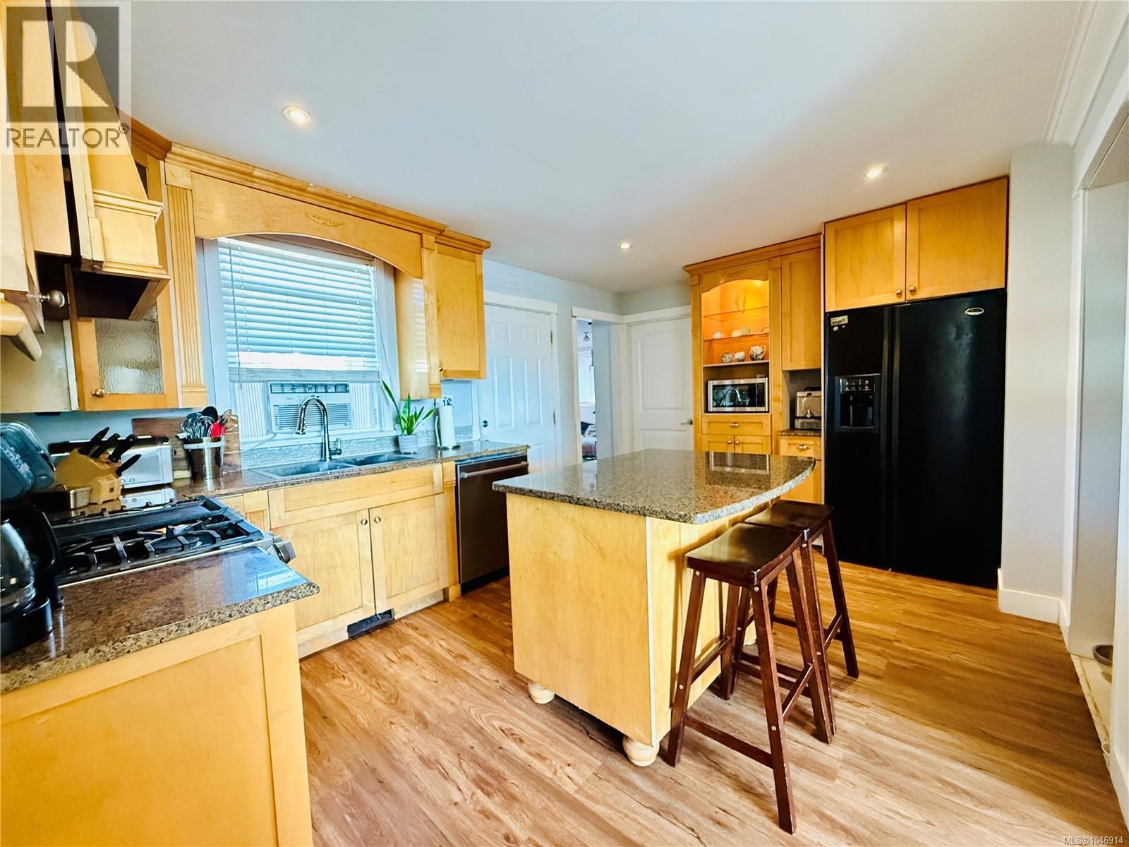 3659 8th Ave - 6