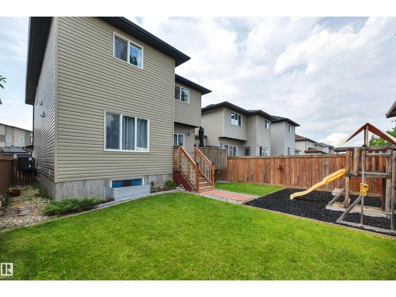 137 AWENTIA ST - 40