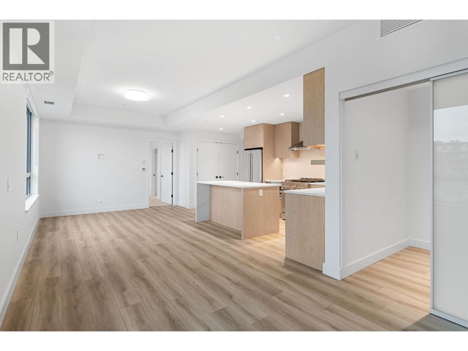 401 3051 Abbott Street, Kelowna