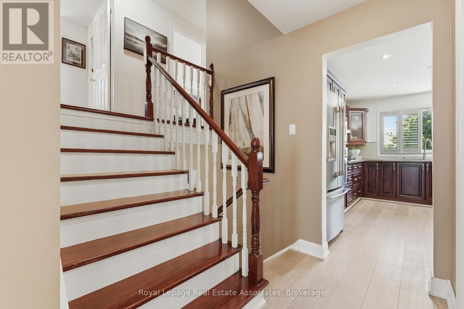 2580 HOMELANDS DRIVE - 13