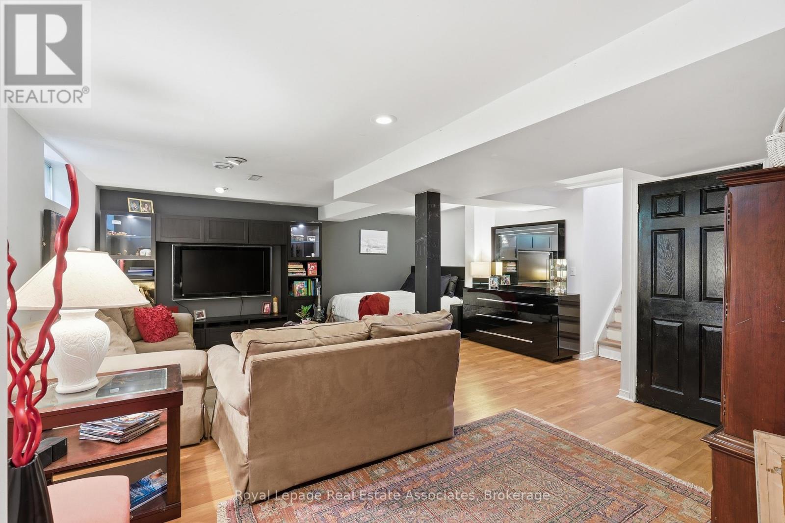 2580 HOMELANDS DRIVE - 29