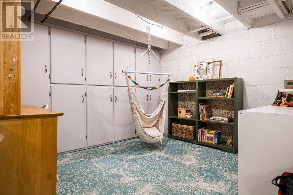 78 PAISLEY AVENUE N - Image 36