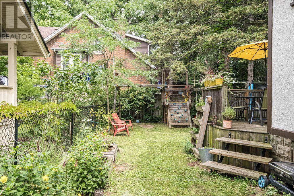 78 PAISLEY AVENUE N - Image 43