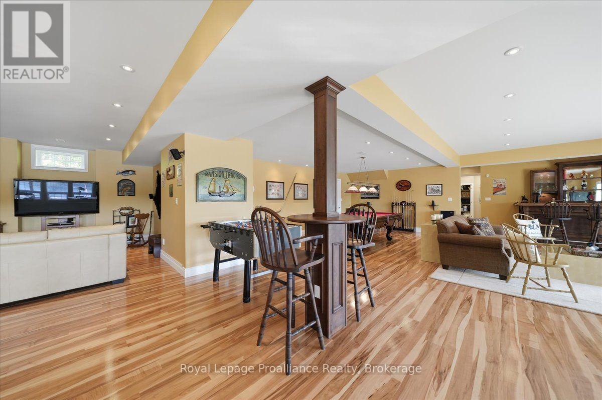 256 PENINSULA ROAD - Image 32