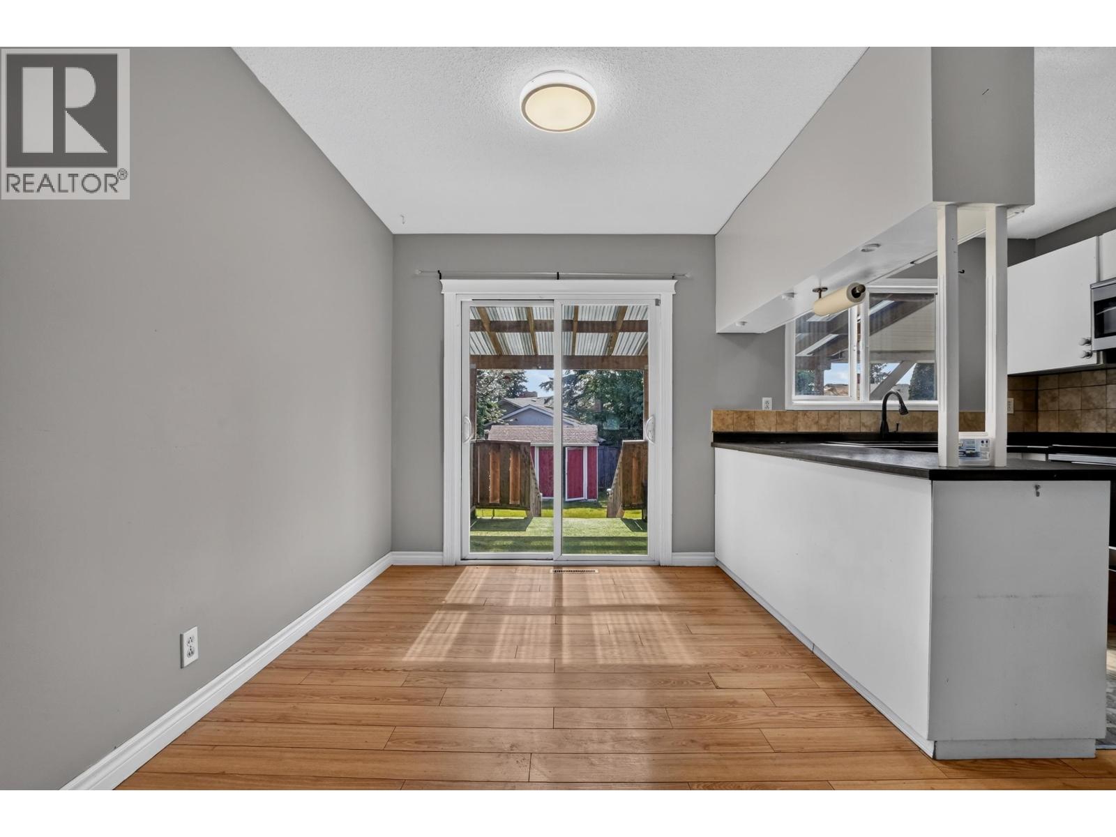 109 MCKENZIE AVENUE - 5