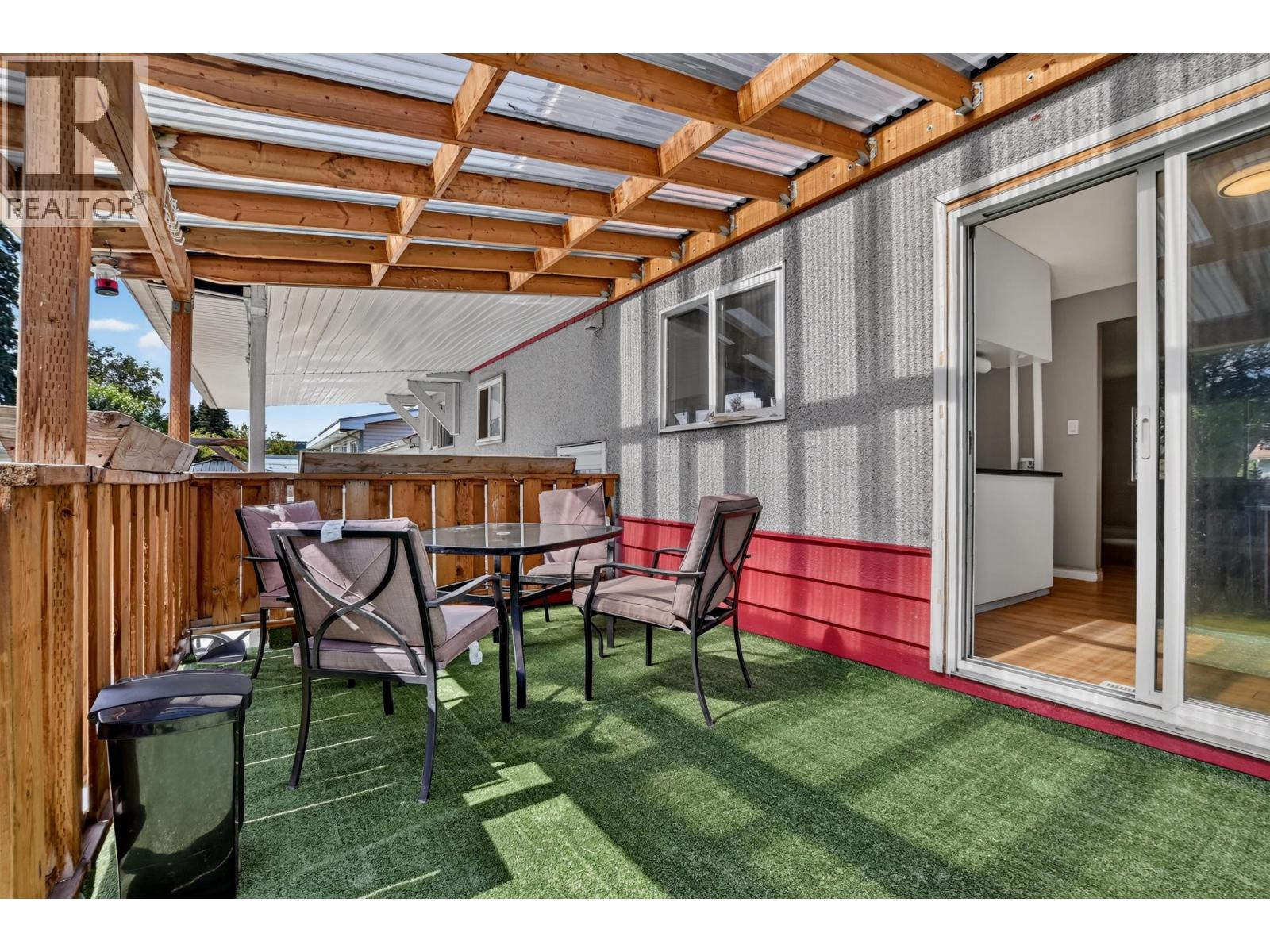 109 MCKENZIE AVENUE - 26