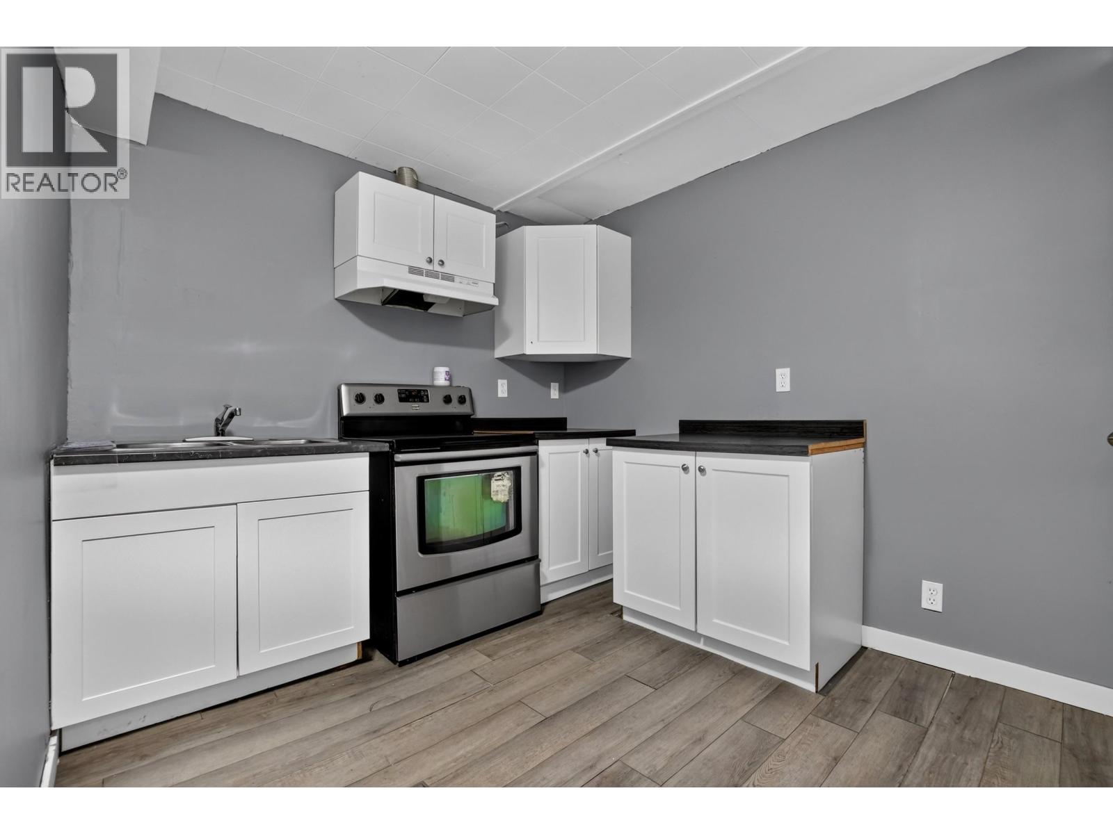 109 MCKENZIE AVENUE - 17