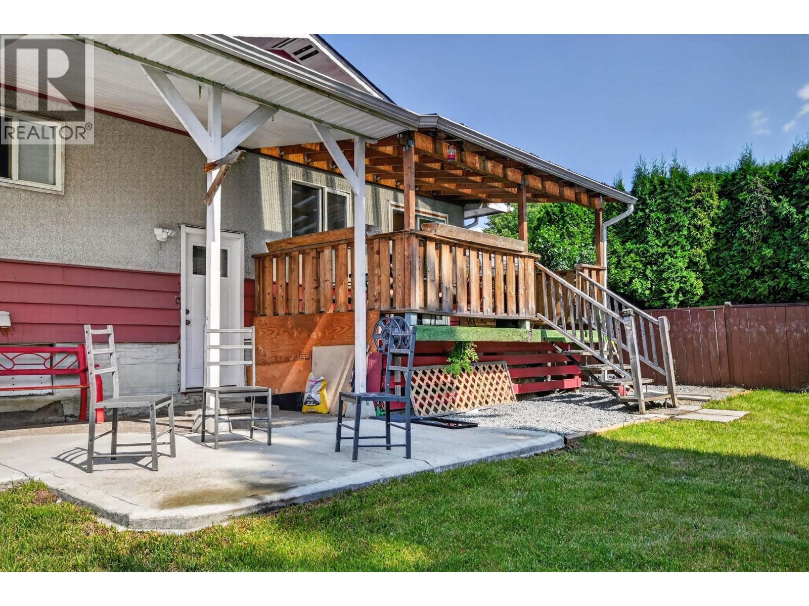 109 MCKENZIE AVENUE - 33