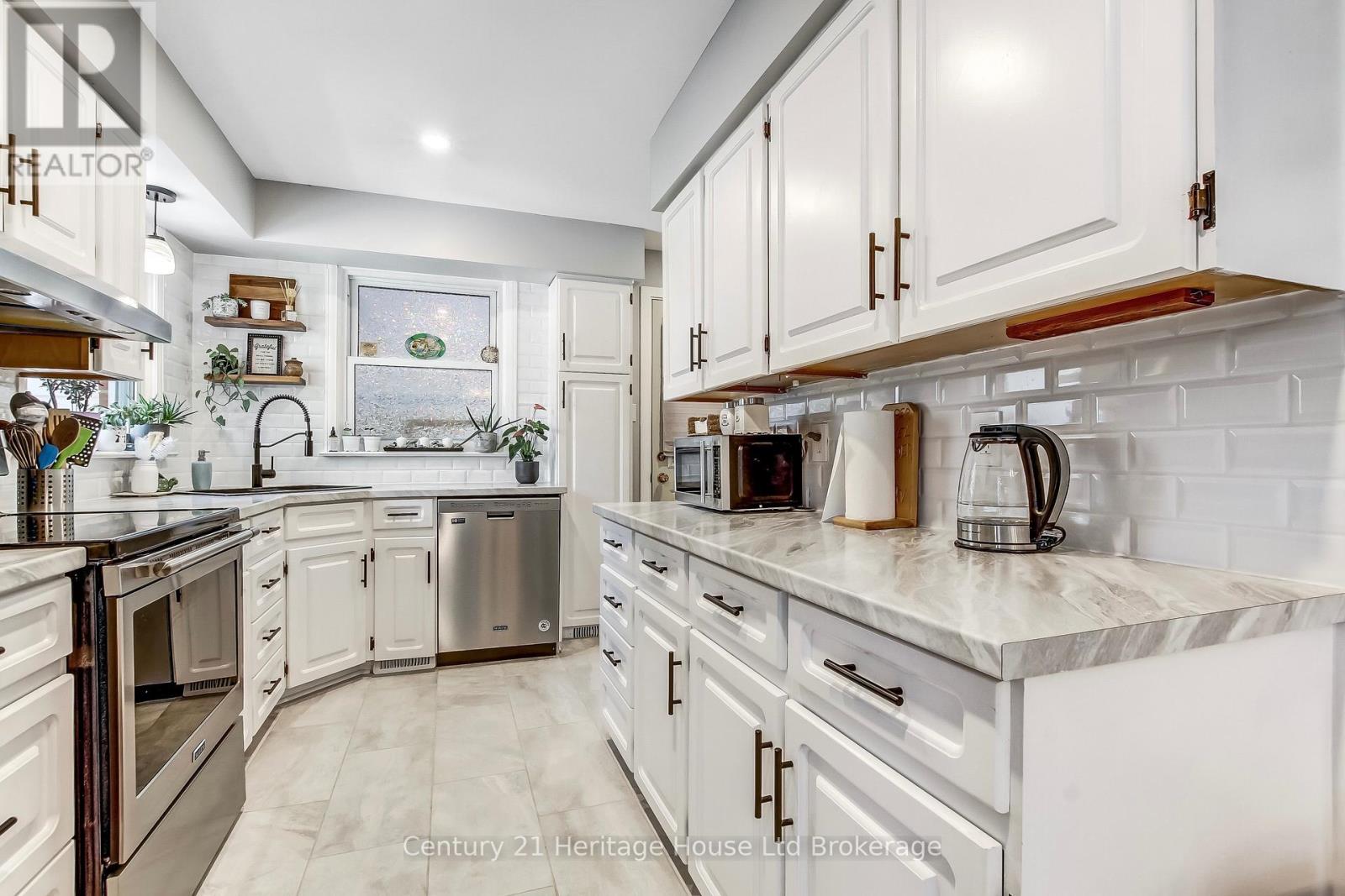 219 BROCK STREET - Image 10