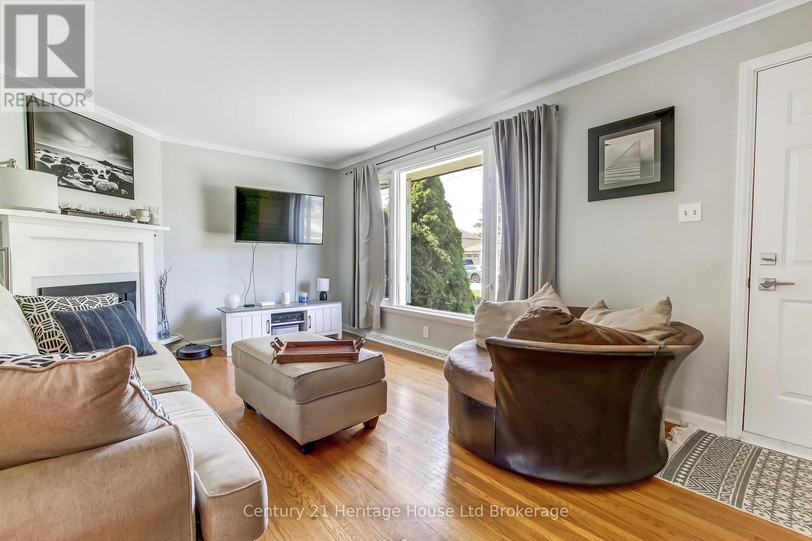 219 BROCK STREET - Image 5