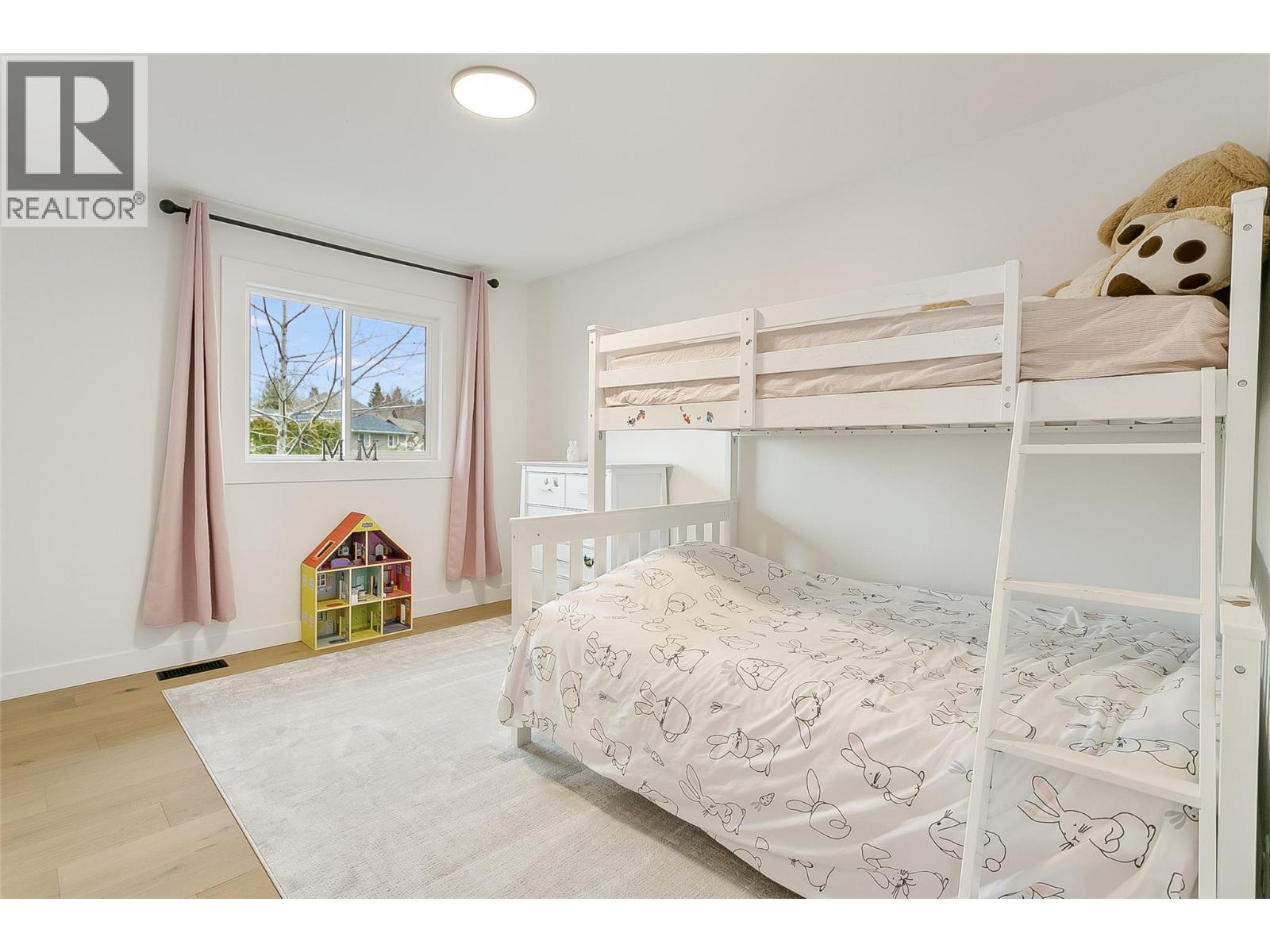 599 Sherwood Road - Image 29