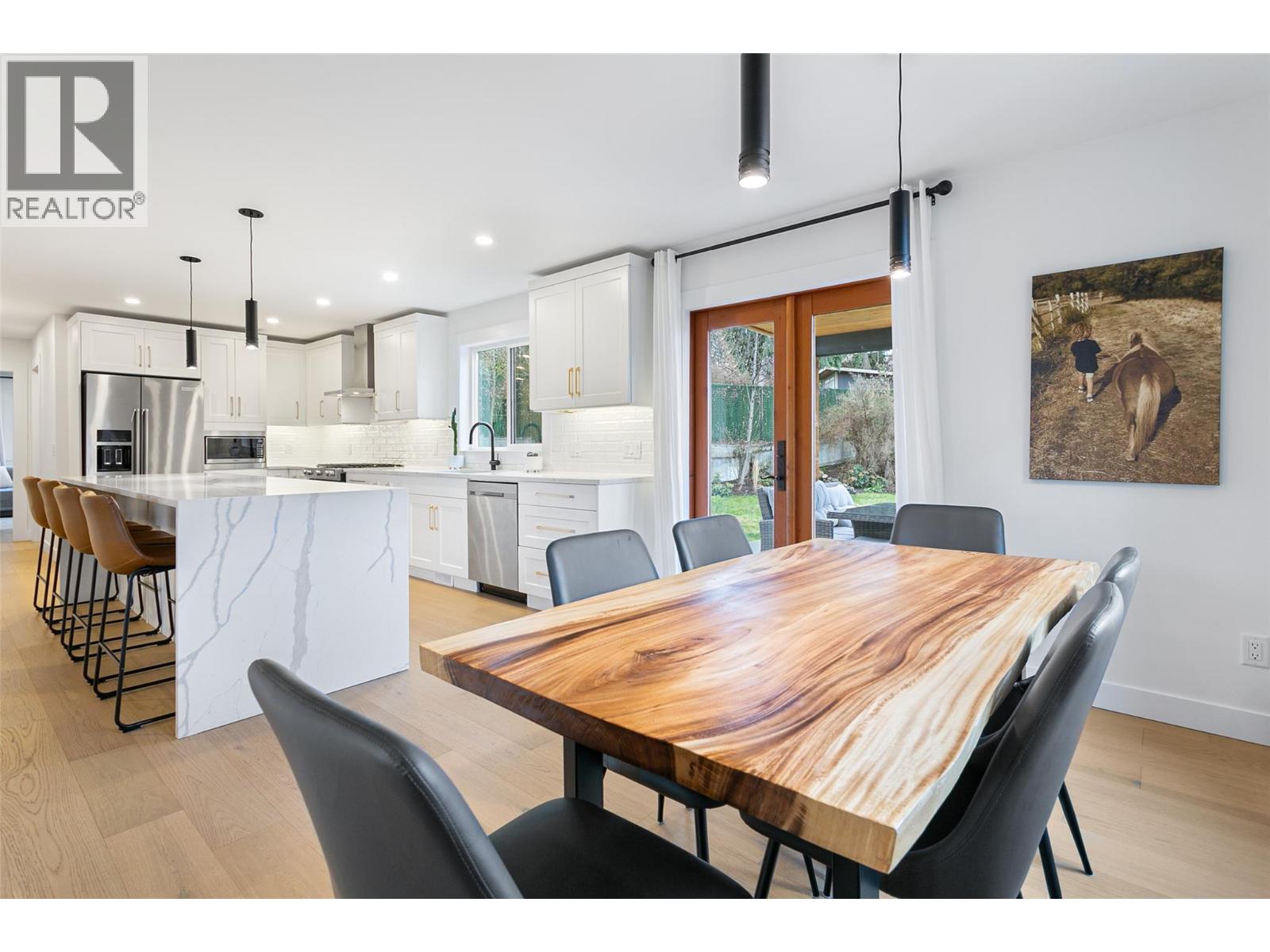 599 Sherwood Road - 18