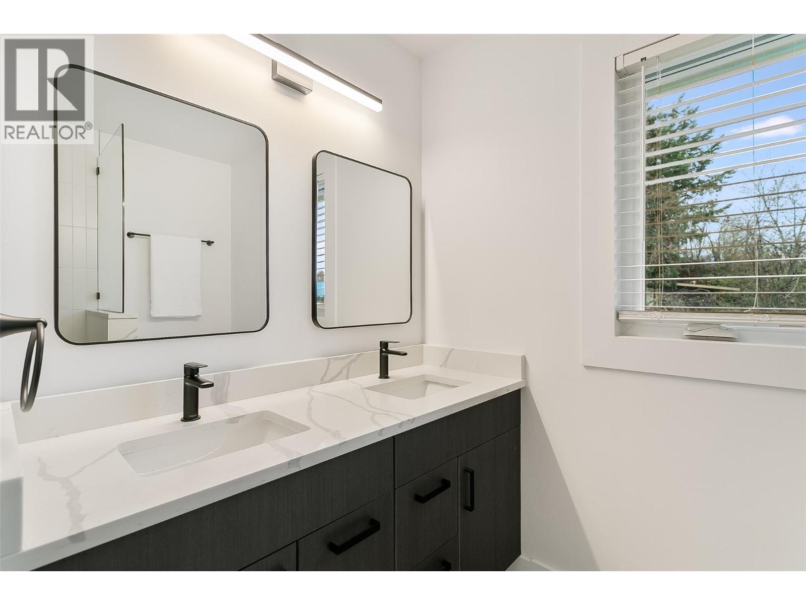 599 Sherwood Road - Image 31