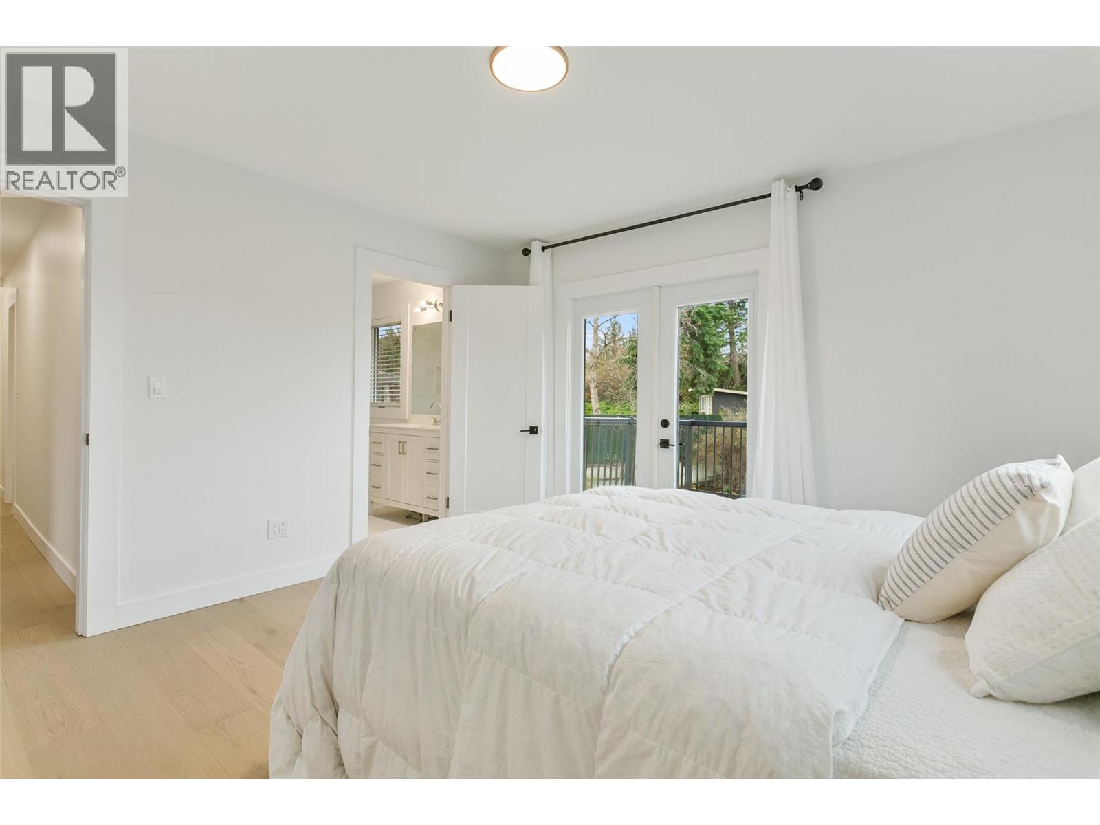 599 Sherwood Road - Image 34