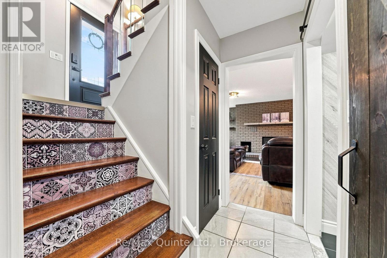 147 JEFFREY DRIVE - 33