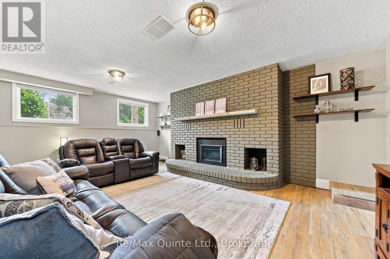 147 JEFFREY DRIVE - Image 36