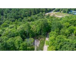 13 Rue De Gstaad, Lac Sainte Marie, QC J0X1Z0 Photo 15