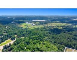 13 Rue De Gstaad, Lac Sainte Marie, QC J0X1Z0 Photo 10