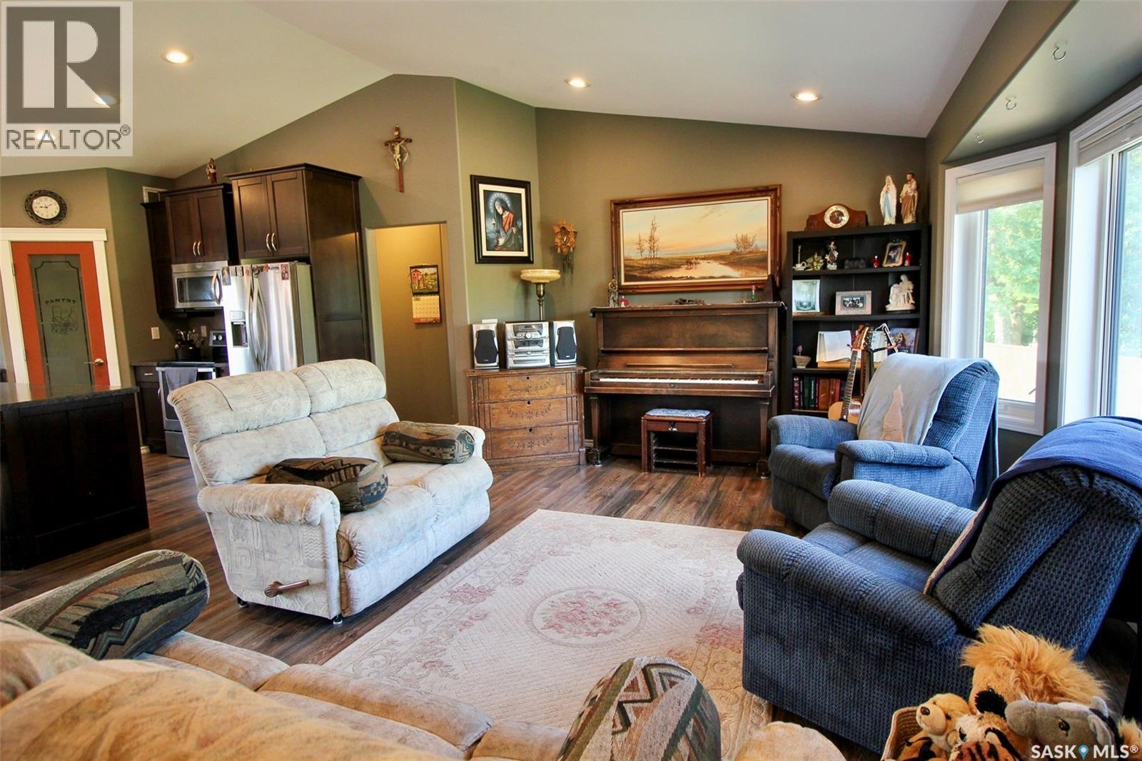 300 7th STREET - Image 9