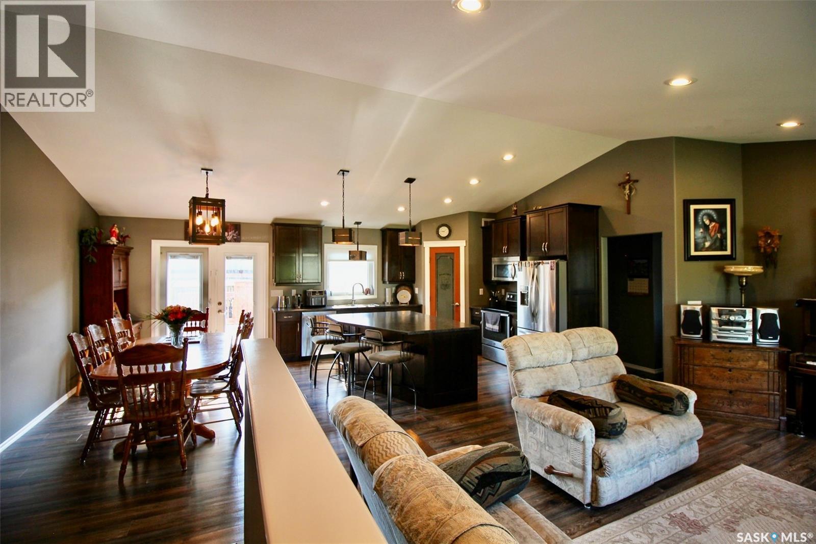 300 7th STREET - Image 8