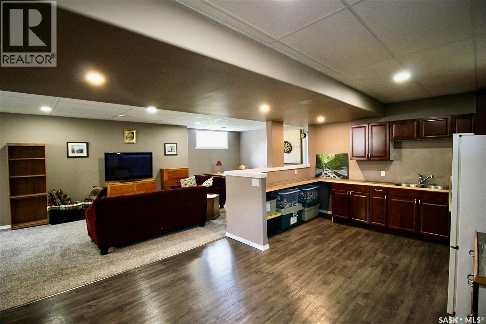 300 7th STREET - Image 30