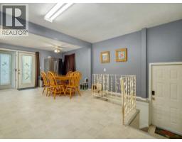 3pc Bathroom - 5723 54 St, Taber, AB T1G1K9 Photo 8