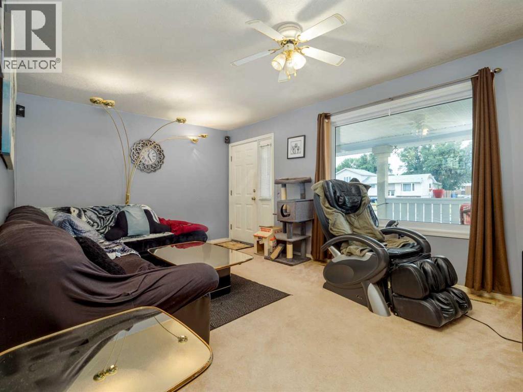 5723 54 St - Image 16