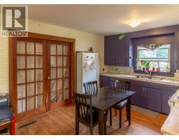 Kitchen - 238 B Avenue, Kaslo, BC V0G1M0 Photo 11