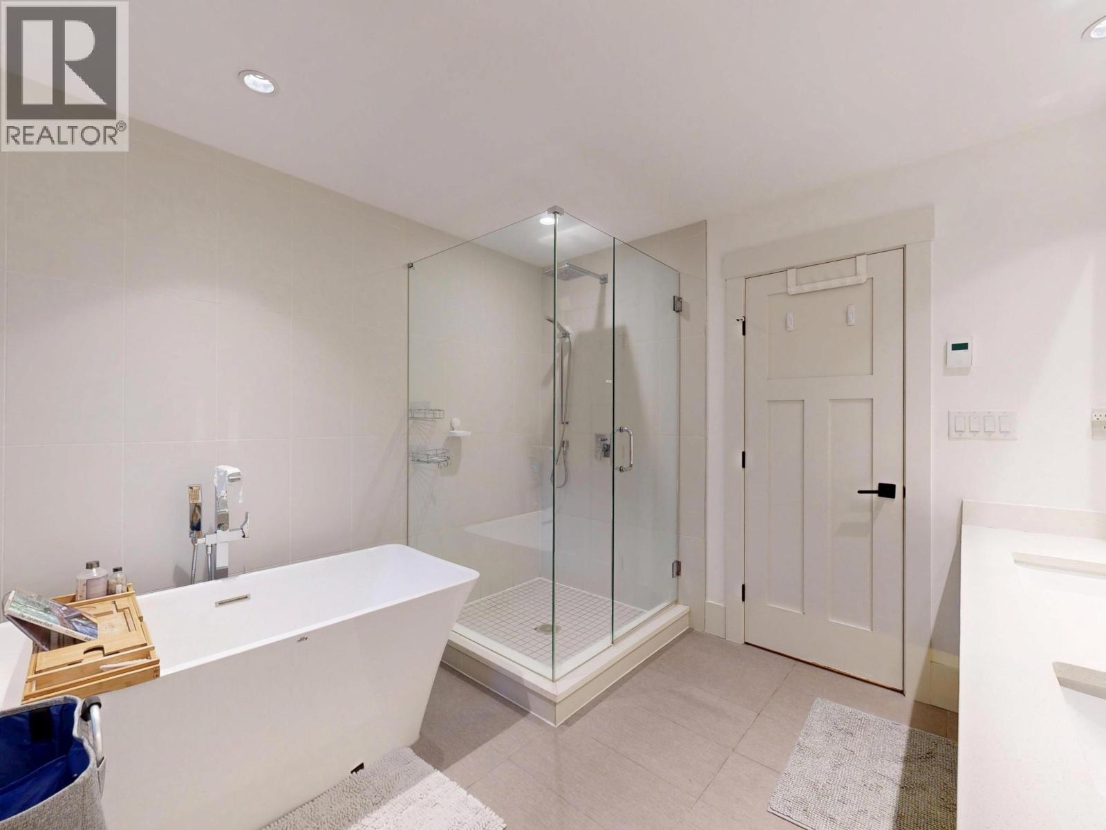 52 3295 SUNNYSIDE ROAD, Anmore