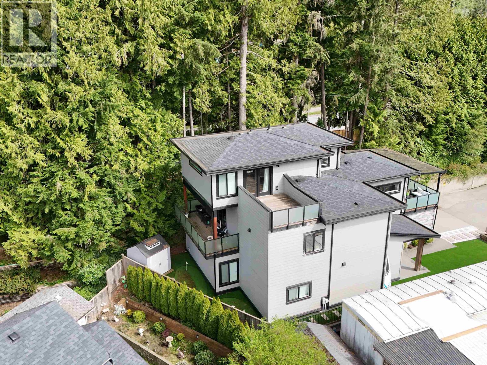 52 3295 SUNNYSIDE ROAD, Anmore