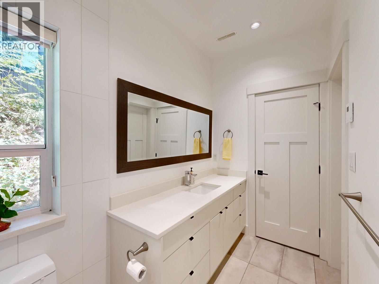 52 3295 SUNNYSIDE ROAD, Anmore