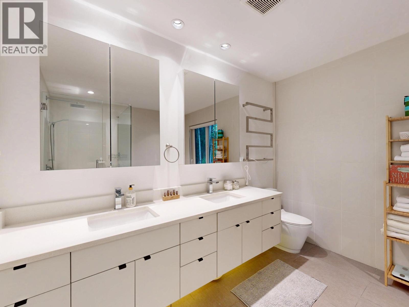 52 3295 SUNNYSIDE ROAD, Anmore