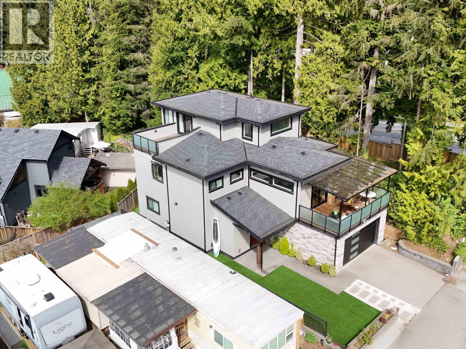 52 3295 SUNNYSIDE ROAD, Anmore