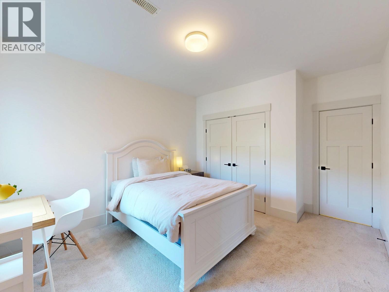 52 3295 SUNNYSIDE ROAD, Anmore