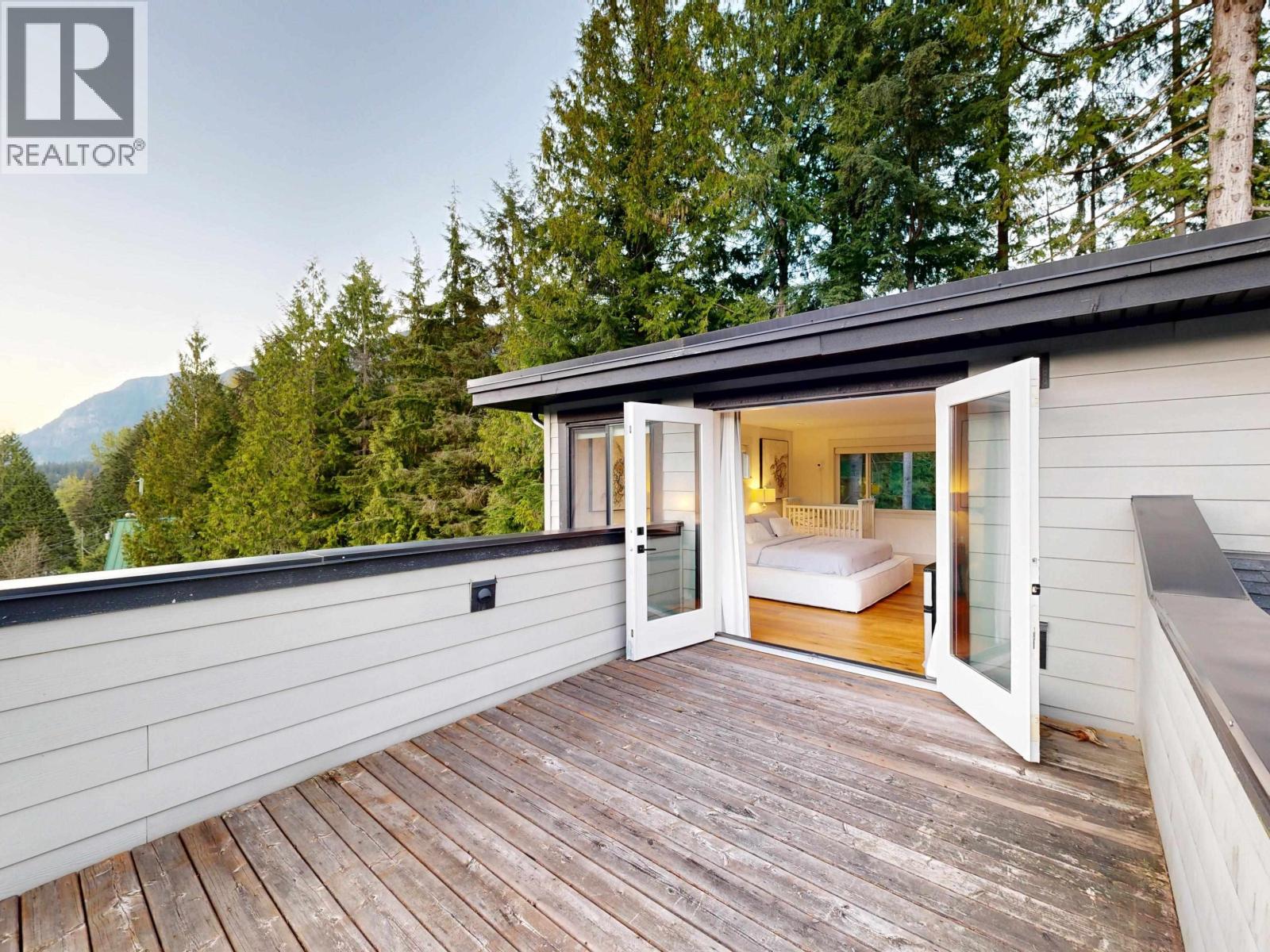 52 3295 SUNNYSIDE ROAD, Anmore
