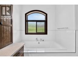 442 Cottonwood Avenue, Sicamous, BC V0E2V1 Photo 37