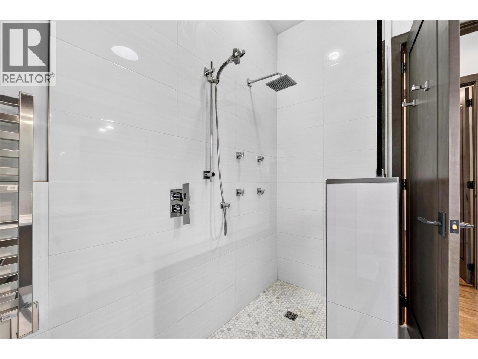 442 Cottonwood Avenue, Sicamous