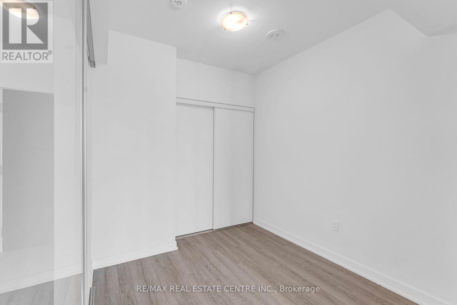 #422 250 LAWRENCE AVENUE W - 15