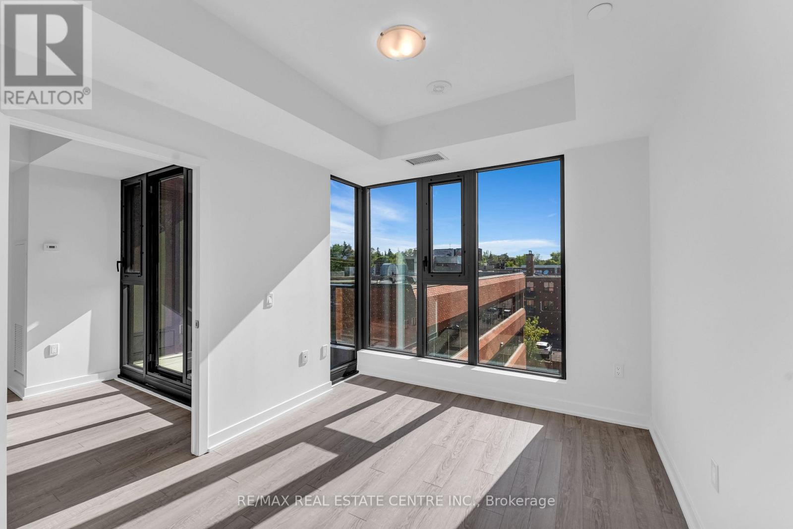 #422 250 LAWRENCE AVENUE W - 19
