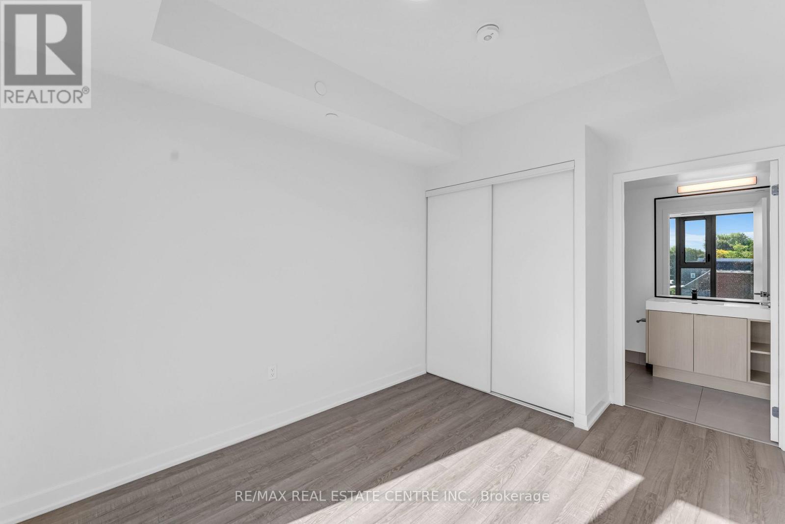 #422 250 LAWRENCE AVENUE W - 20