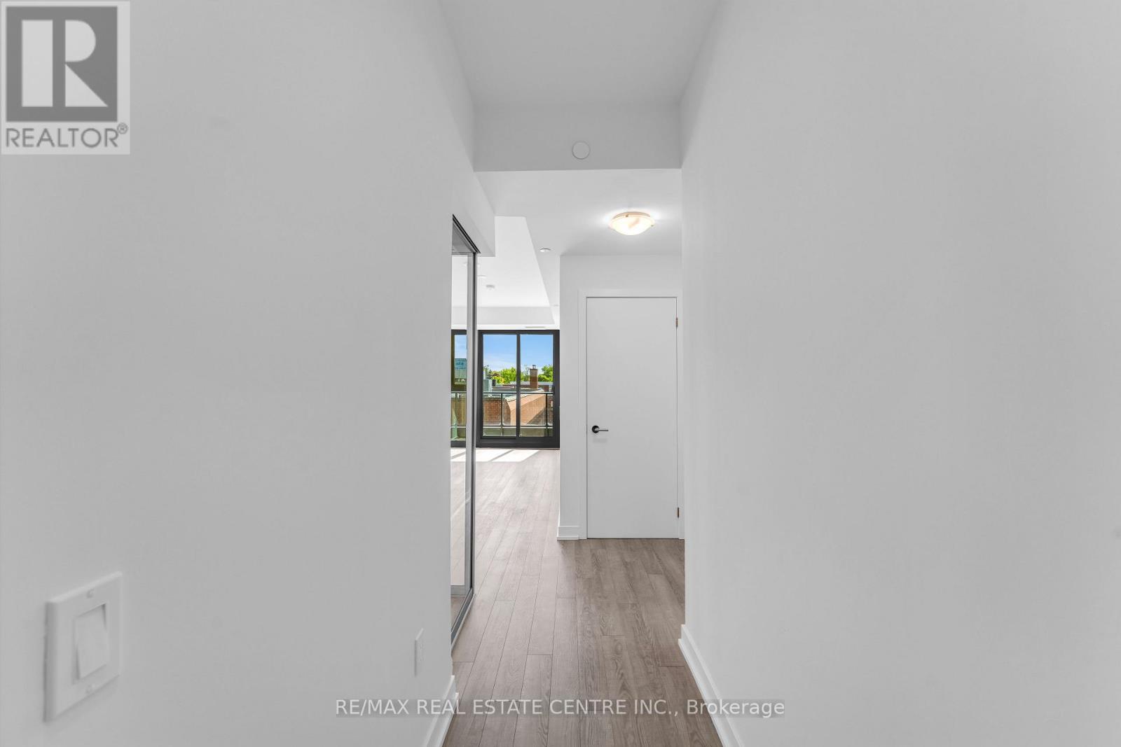 #422 250 LAWRENCE AVENUE W - 5