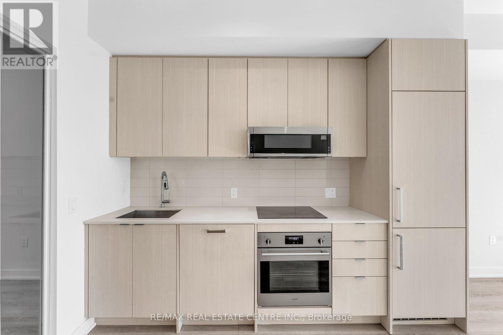 #422 250 LAWRENCE AVENUE W - 9