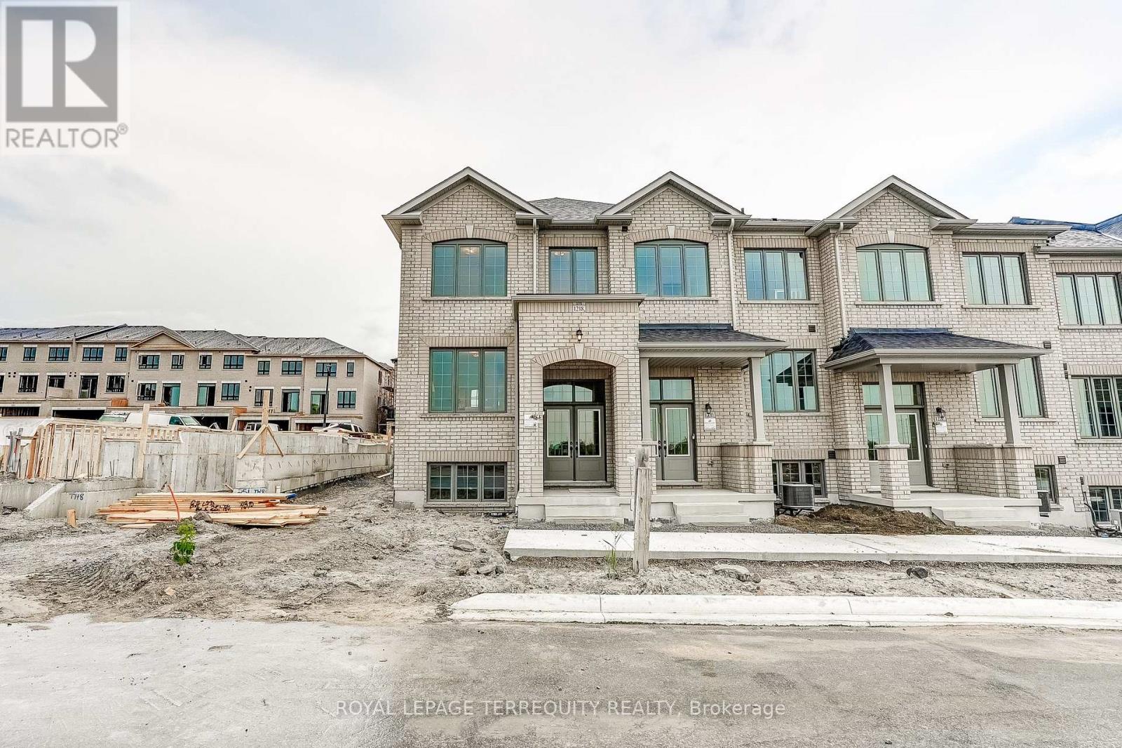 1218 ELIZABETH MACKENZIE TRAIL - 1