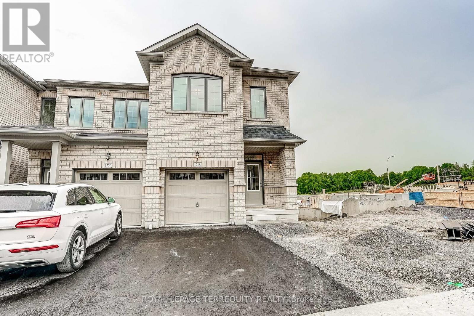 1218 ELIZABETH MACKENZIE TRAIL - 46