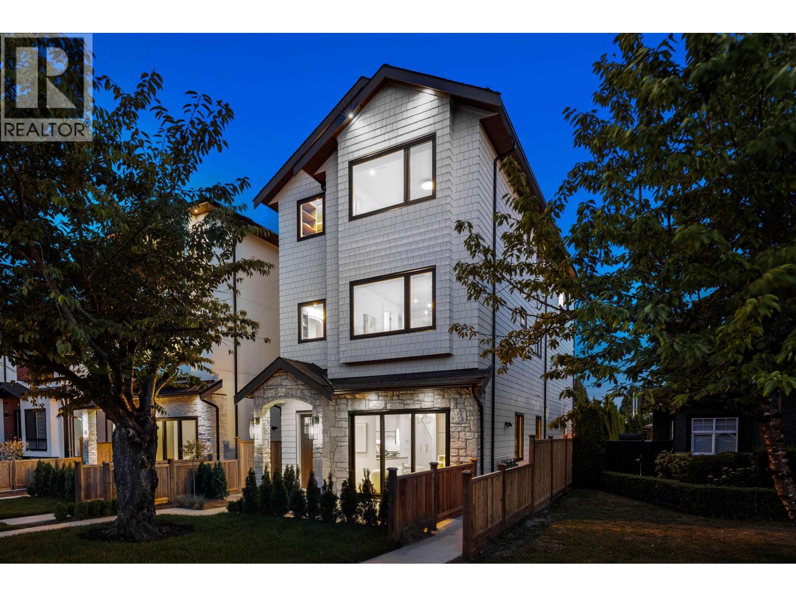 Property for sale at 2 6682 NAPIER STREET
