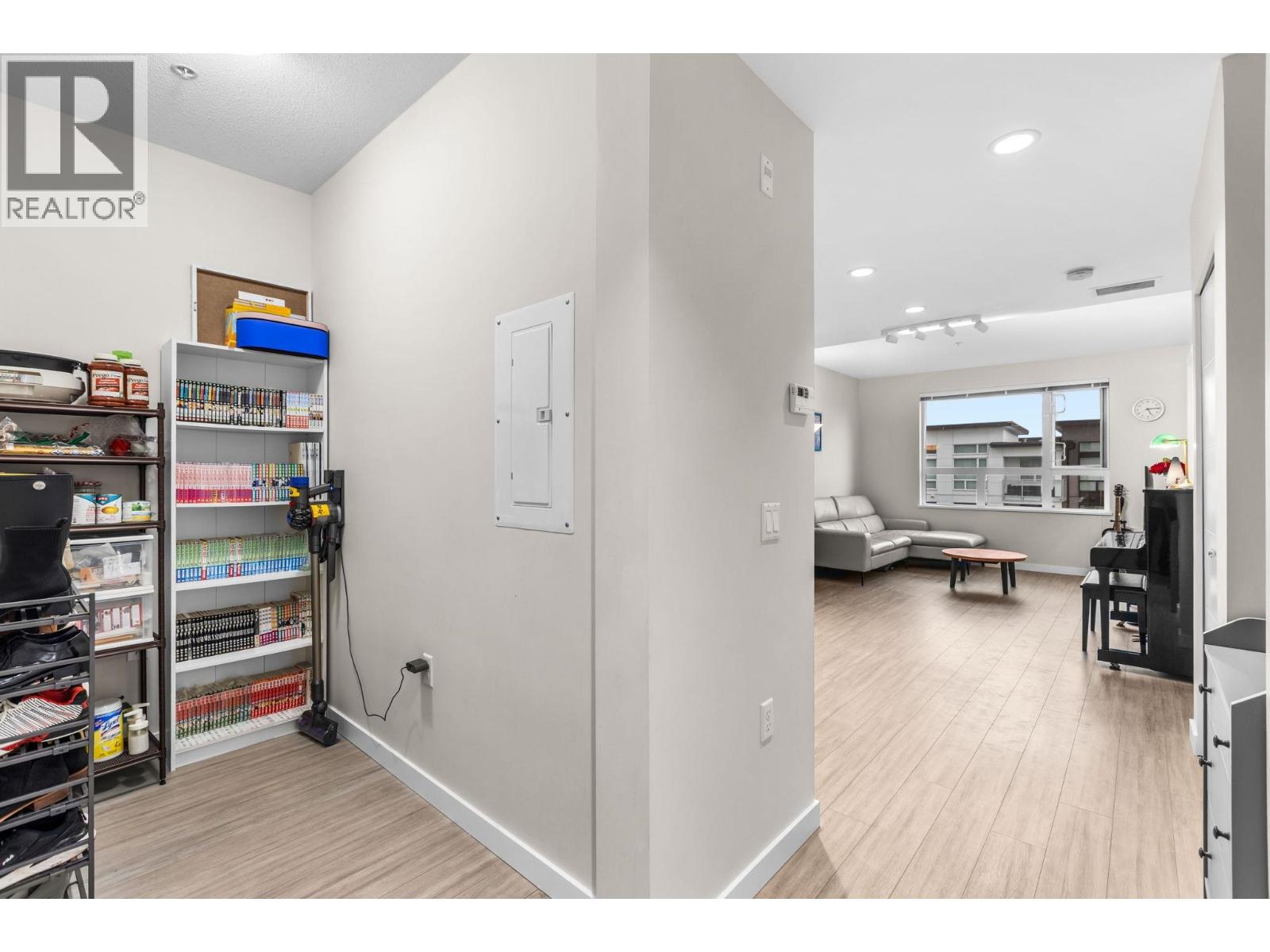 518 9213 ODLIN ROAD, Richmond