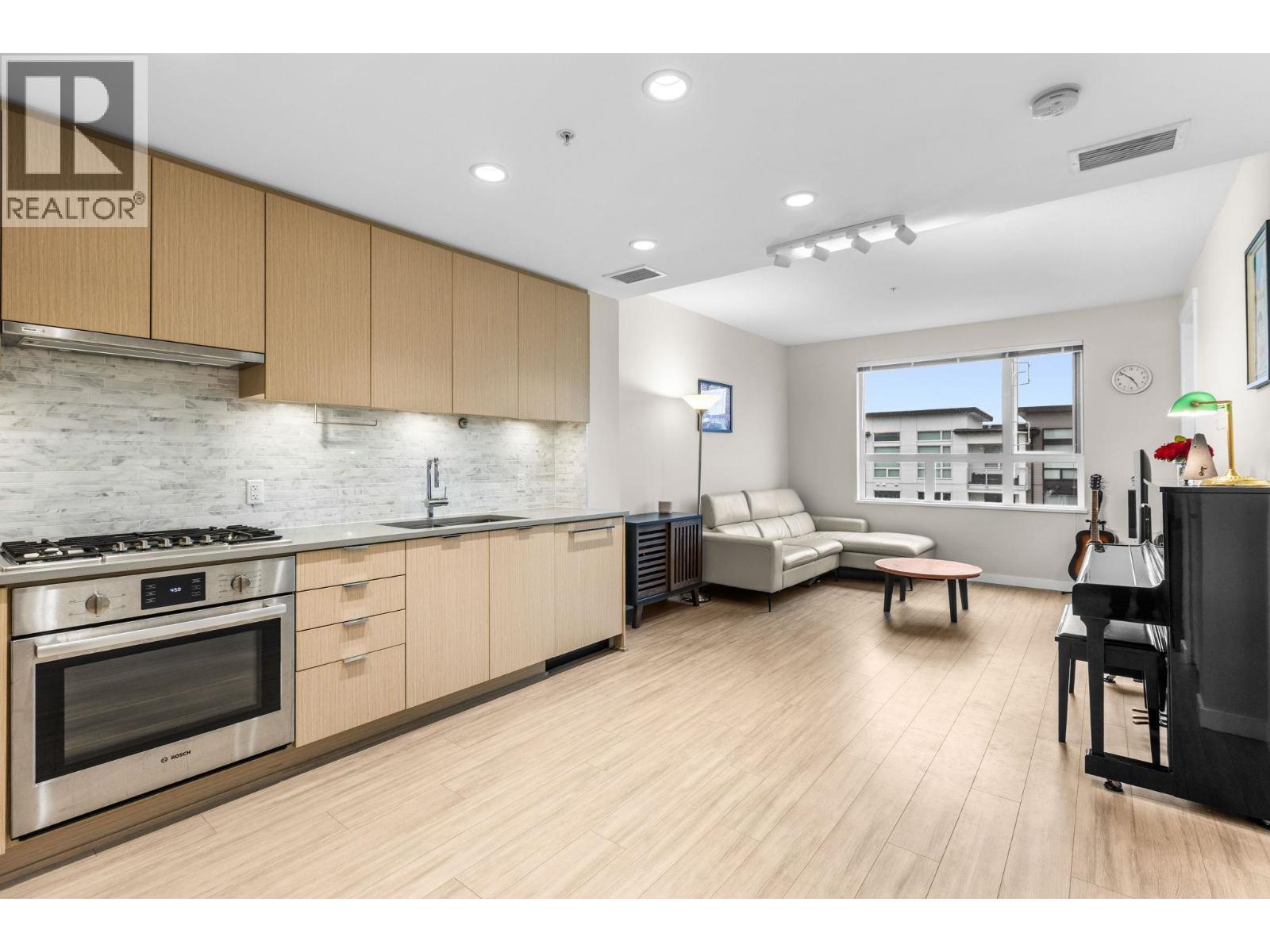 518 9213 ODLIN ROAD, Richmond