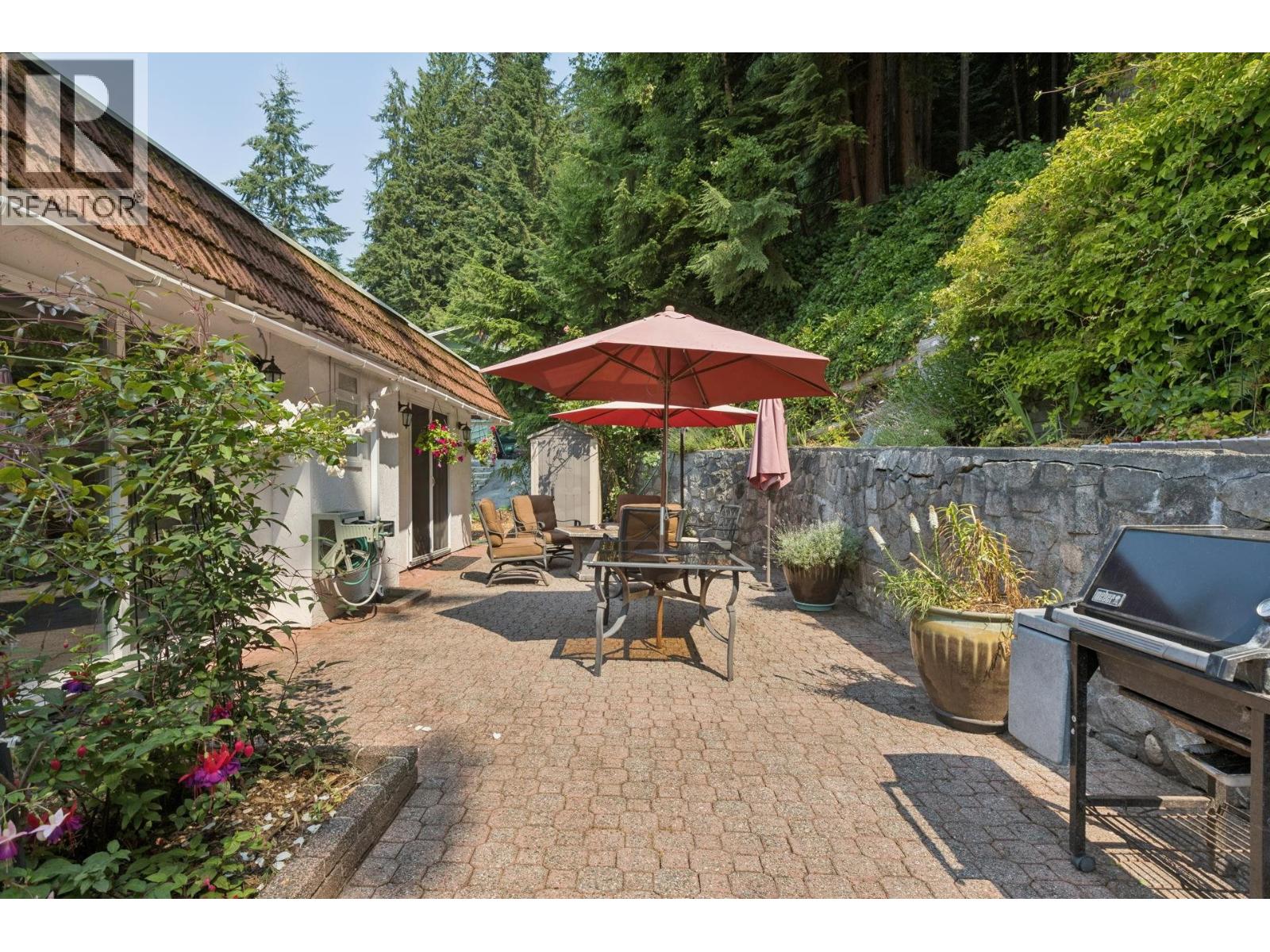 704 MAURELLE COURT, North Vancouver