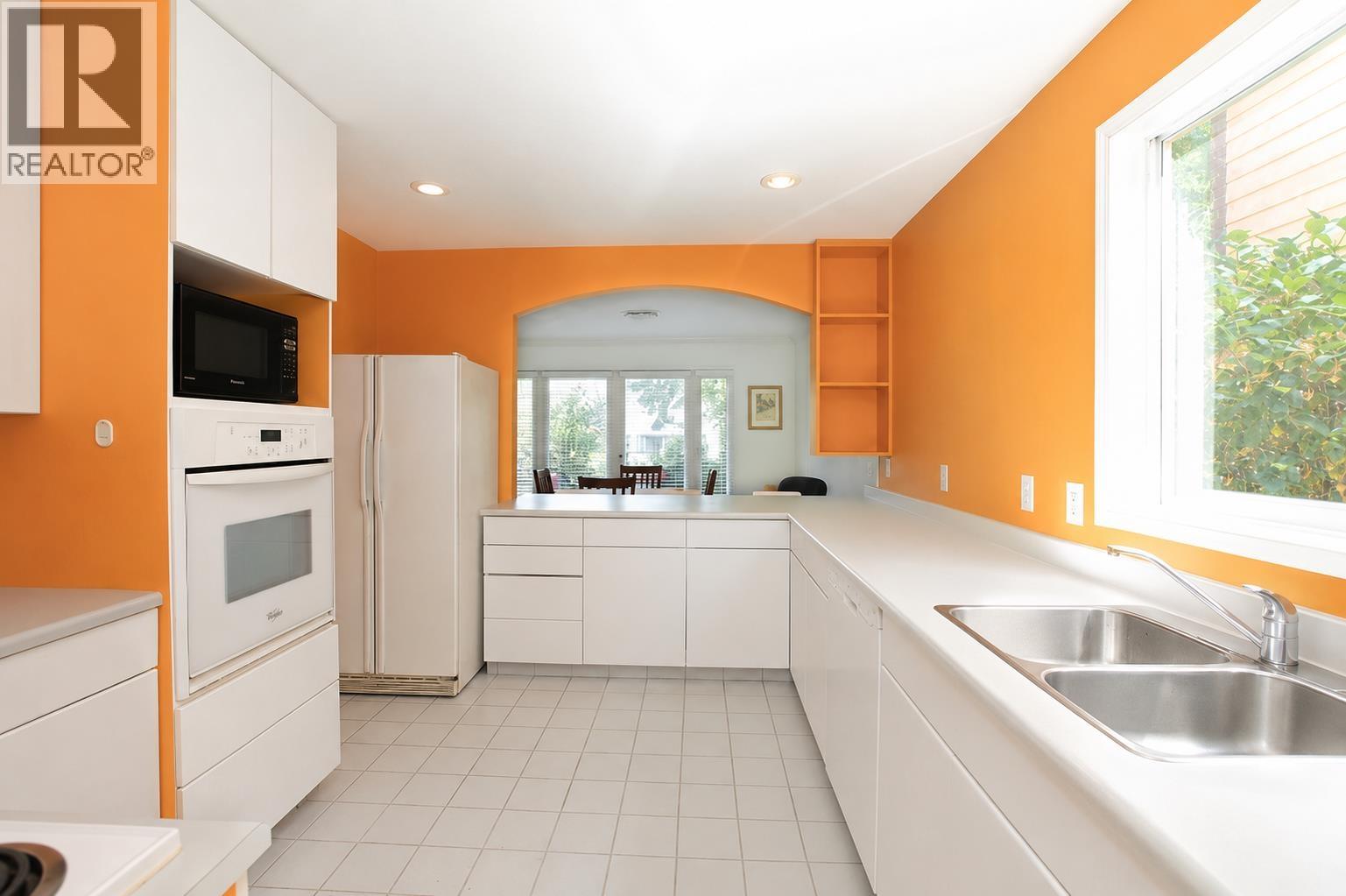 6438-6440 DOUGLAS STREET, West Vancouver