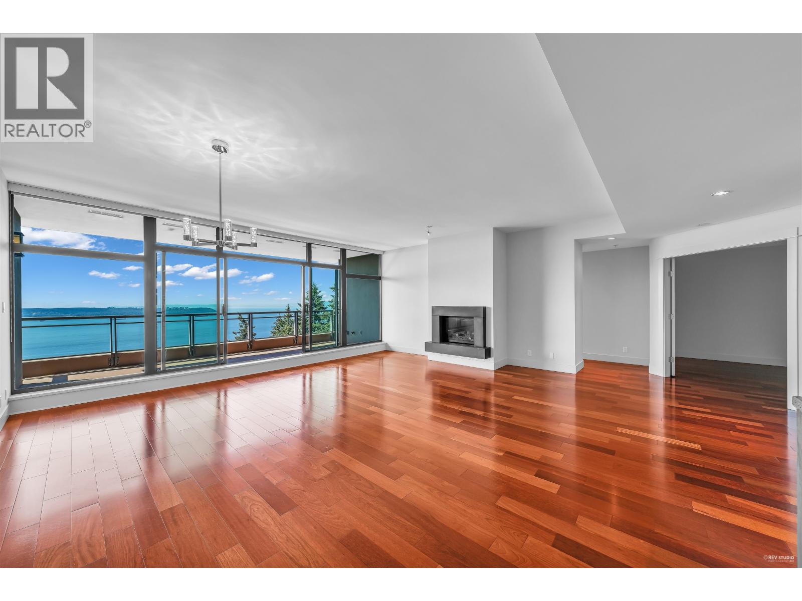1102 3355 CYPRESS PLACE, West Vancouver